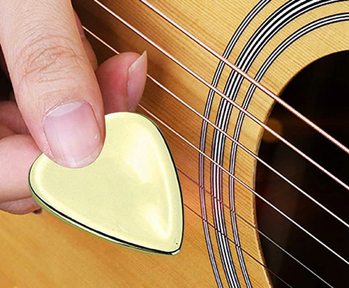 guitar-picks-impact-tone-and-technique-blog-image